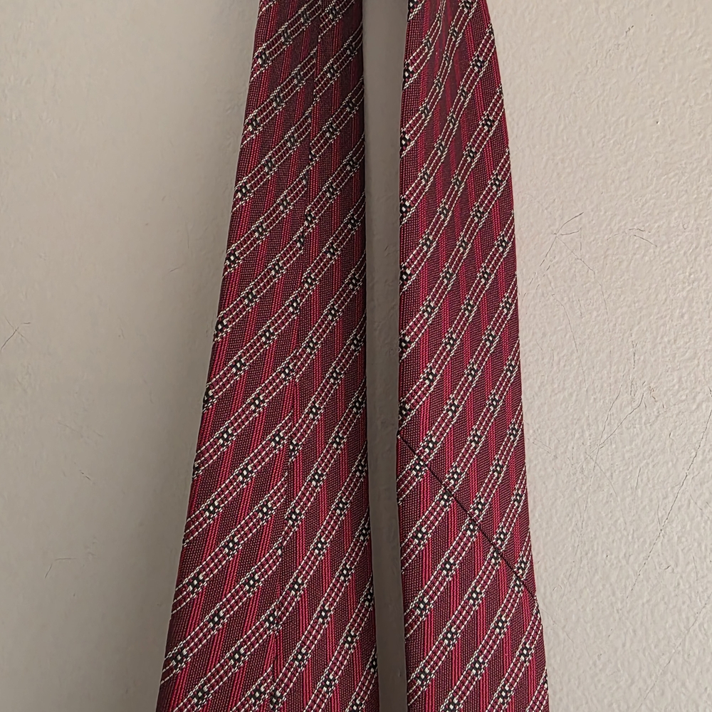 BOSS Hugo Boss Red Geometric Diagonal Stripe Silk Tie | Made in Italy - Picture 10 of 14